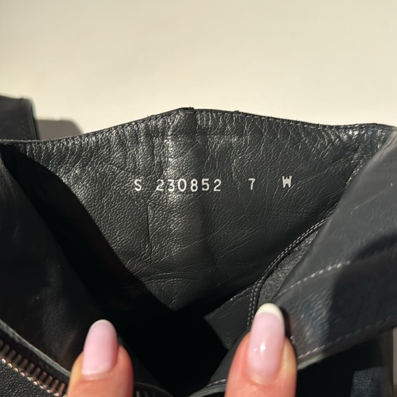 STUART WEITZMAN BLACK CHUNKY HEEL ZIPPER SOFT LEATHER BOOTIES SIZE 7 - Picture 5 of 6